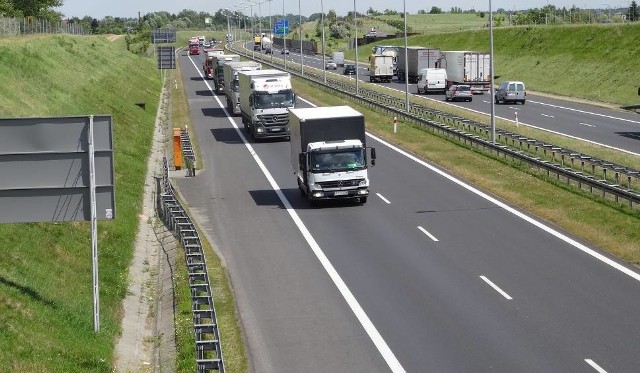 Autostrada A2 między Łodzią i Warszawą zostanie poszerzona o dodatkowe pasy jezdni.