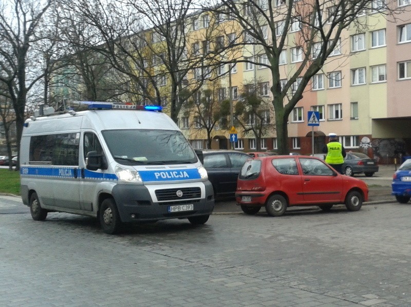 Wrocław: Zderzenie na skrzyżowaniu Zaporoskiej i Jantarowej (ZDJĘCIA)