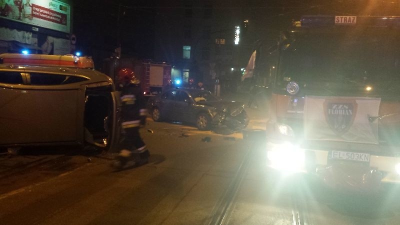 Wypadek na skrzyżowaniu Gdańskiej i Zielonej! Prawnik wyprzedzał tramwaj z lewej strony [zdjęcia]