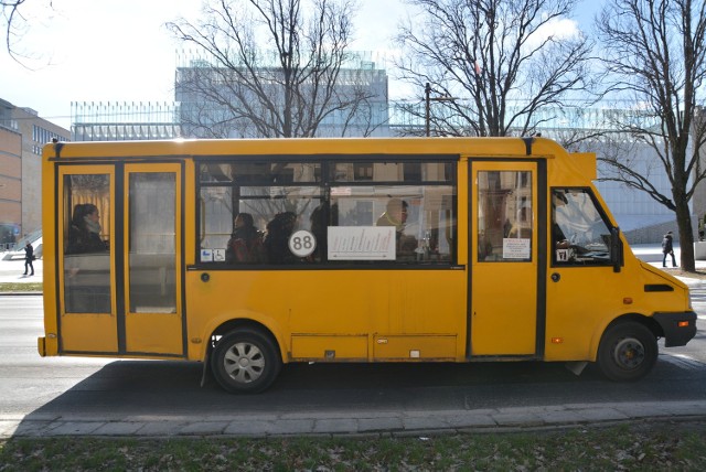 Busy LKK mimo że nie mają odpowiednich pozwoleń, nadal jeżdżą przez centrum Lublina