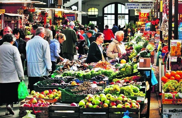 Klienci w Hali Targowej dopytują się o polskie warzywa