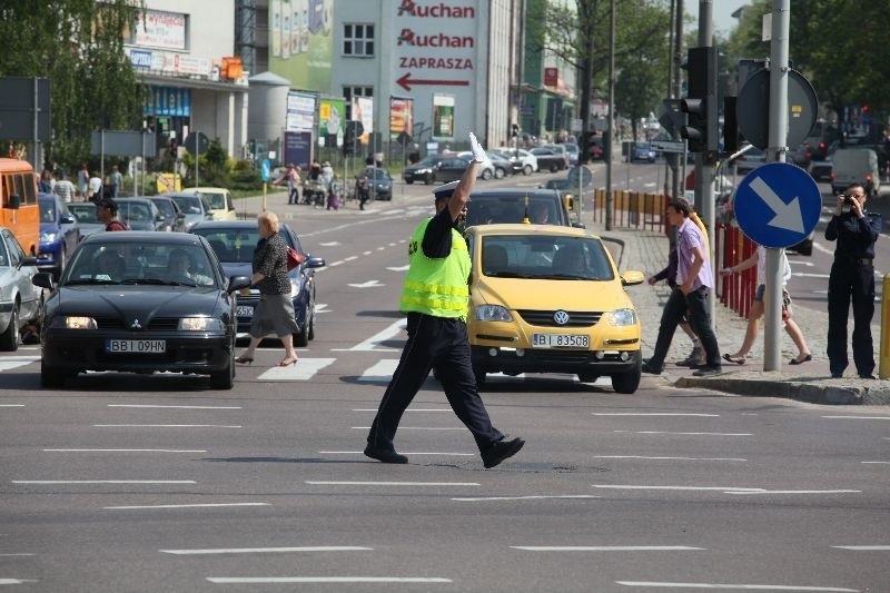 Policja kieruje ruchem