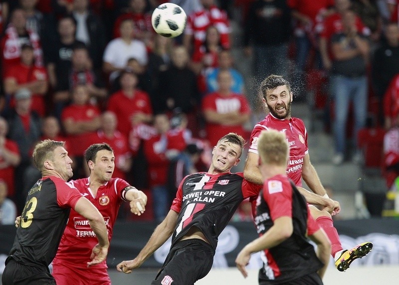 Piłkarska druga liga. Szykuje się zmiana warty w Widzewie