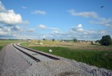 Powstaje tymczasowy przejazd kolejowy przez tory PKM w Rębiechowie [ZDJĘCIA]