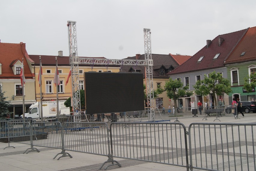 Euro 2016. Pszczyna: Strefa kibica na rynku już gotowa [ZDJĘCIA]