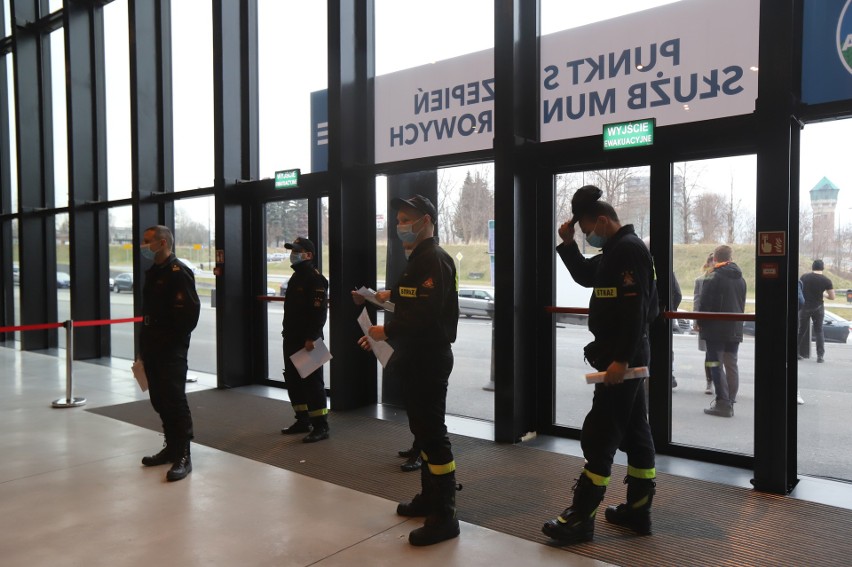 W weekend zaszczepiono 600 strażaków z województwa...