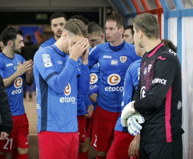 Piast Gliwice przegrał z Wisłą Kraków 1:2 w ostatniej minucie meczu