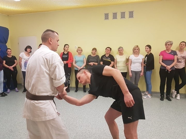 Samoobrona w Sypniewie. Panie uczyły się pod okiem policjantów [ZDJĘCIA]