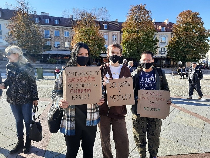 Manifestacja "Młodzi solidarnie z Protestem Medyków" na...