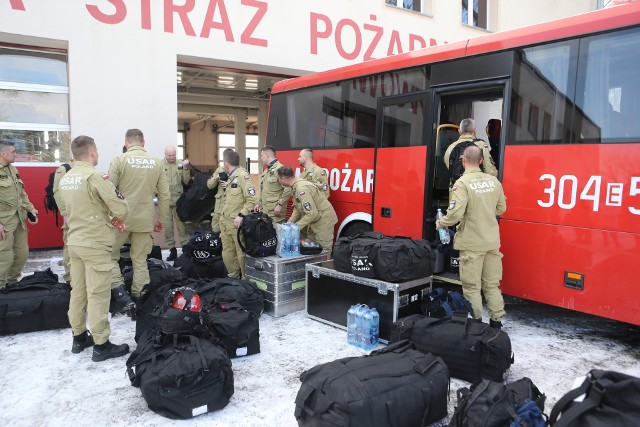Polscy strażacy przygotowują się do wylotu do Turcji