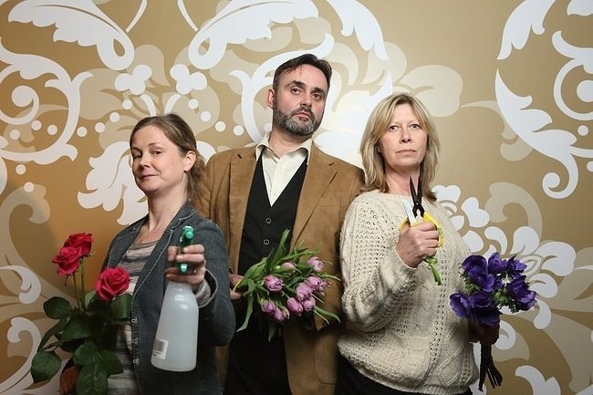 Troje właścicieli kwiaciarni z Bristolu, walczy o tytuł...