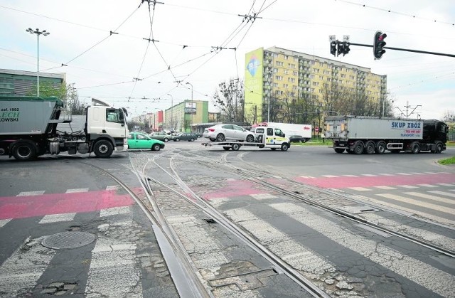 W lipcu i sierpniu remontowane będzie skrzyżowanie ul. Dąbrowskiego i al. Śmigłego-Rydza.