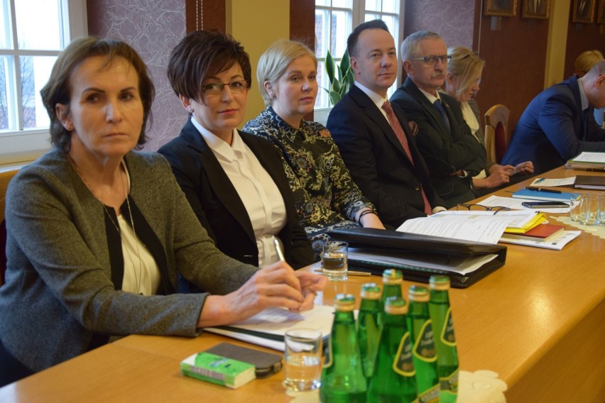 Małgorzata Sołtys (druga od lewej) obowiązki skarbnika...