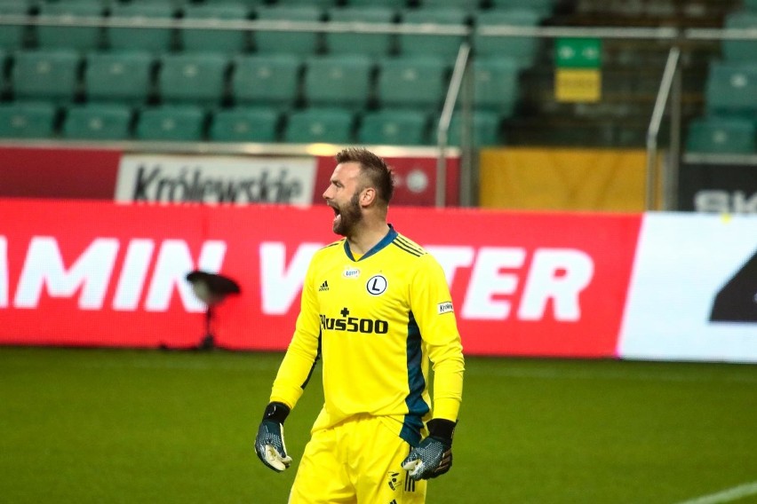 Artur Boruc nie zatrzymał strzału Filipa Starzyńskiego z...