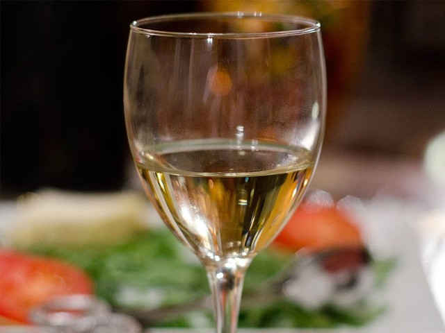 Przeciętny Polak wypija w ciągu roku 3,7 litra wina gronowego