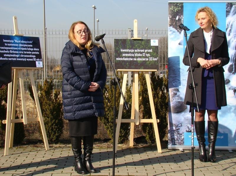 Oświęcim. Zaczęła się rozbudowa wałów nad Wisłą i Sołą. Poprawi się bezpieczeństwo na wypadek powodzi [ZDJĘCIA]