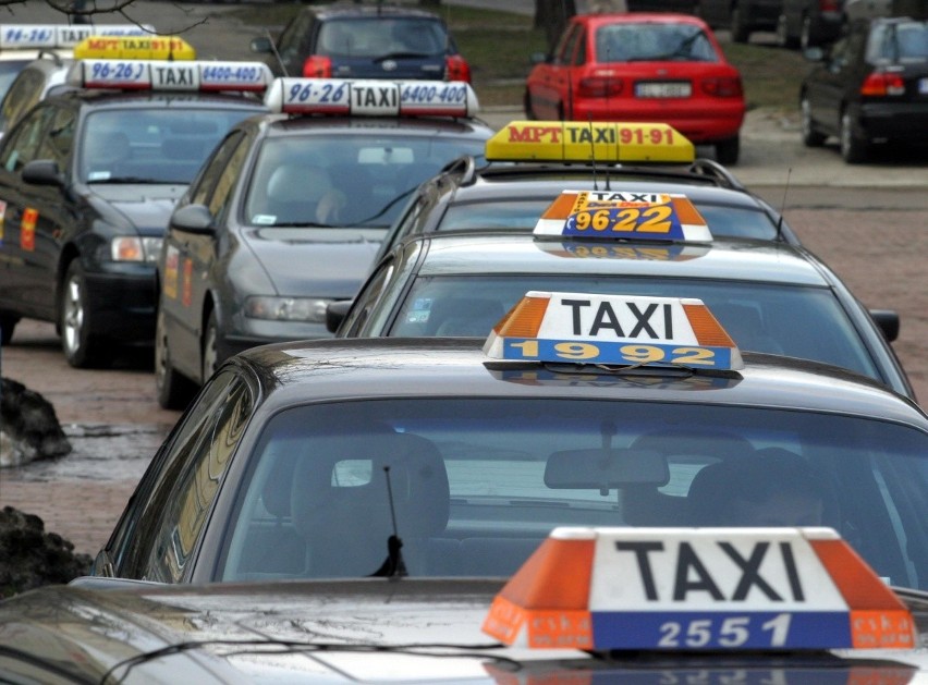 Taksówkarze liczą na klientów w Sylwestra. Będą normalnie pracować