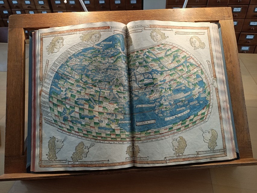 Kosmografia Ptolemeusza z 1482 roku.