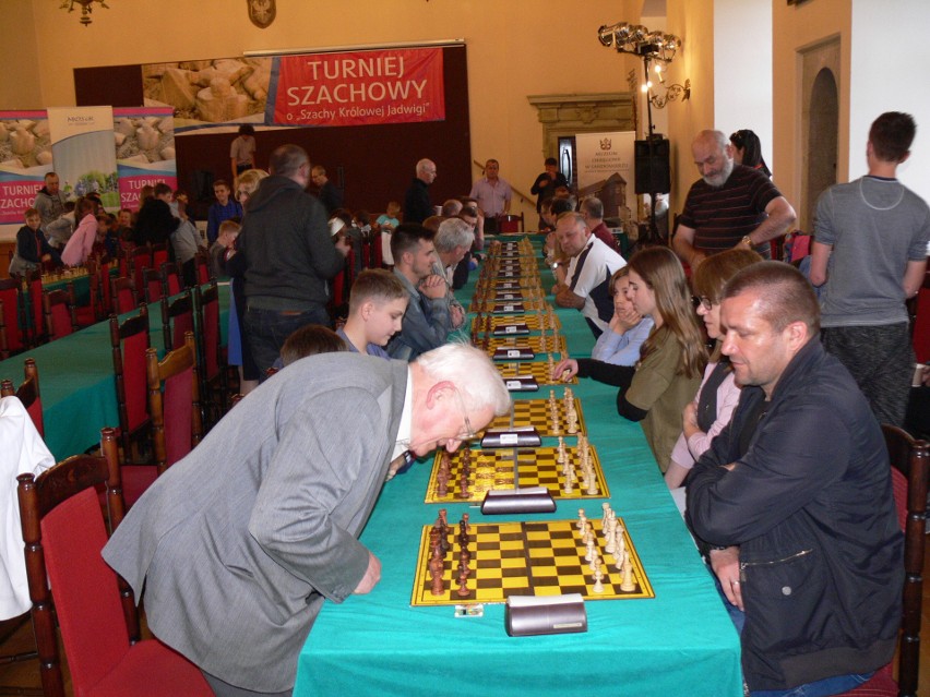 Starsi wiekiem gracze rywalizowali w kategorii open.
