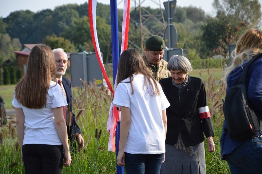 Rondo na os. Piastów zyskało nazwę Batalionu Zośka [FOTO]