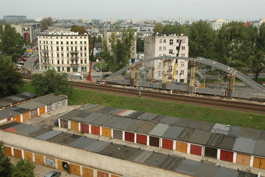 Nowe przęsło wiaduktu nad Grabiszyńską waży kilkaset ton. Zamkną ulicę na czas montowania (ZDJĘCIA)