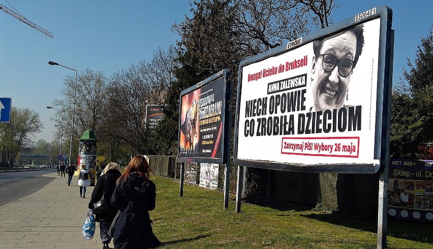 Kraków. Wojna na plakaty wyborcze [ZDJĘCIA]     
