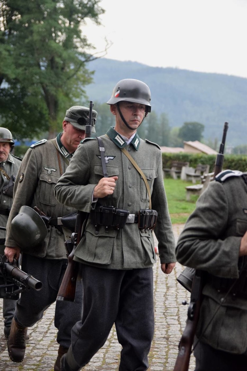 Węgierska Górka: Rekonstrukcja historyczna z września 1939 roku i zaproszenie na uroczystości ZDJĘCIA + PROGRAM