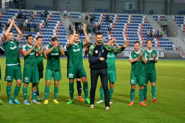 Piotr Banasiak wraz z kolegami z zespołu.