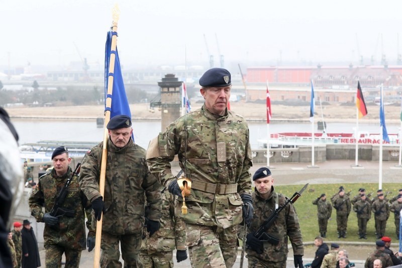 Parada Korupusu NATO na Wałach Chrobrego