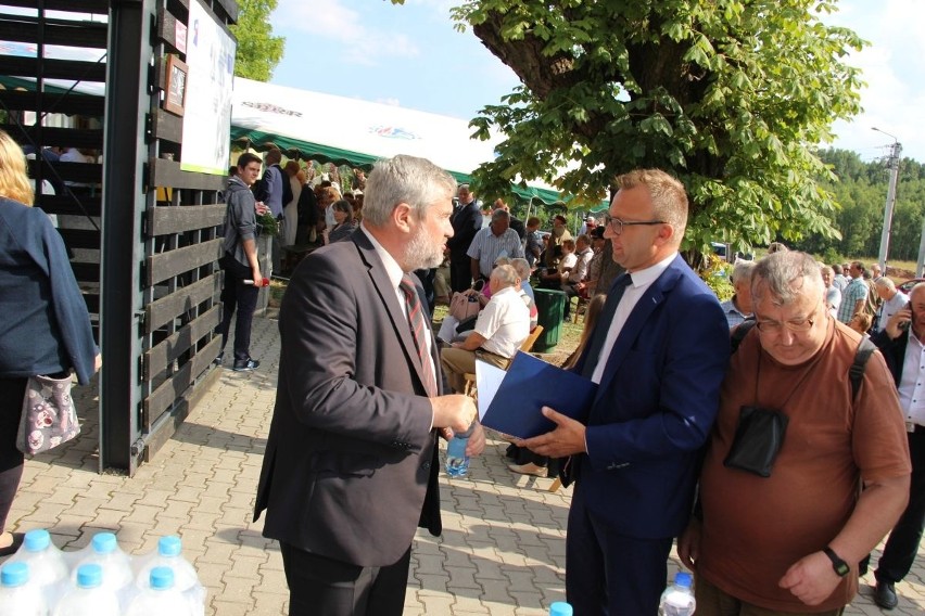 Sadownicy z powiatu sandomierskiego spotkali się z ministrem rolnictwa w Michniowie. W piątek jadą do Warszawy protestować 