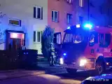 W Gorzycach strażacy i policjanci weszli do mieszkania. Znaleźli tam zwłoki mężczyzny [ZDJĘCIA]