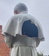 Lubasz: Uszkodził figurę Świętego Jana Pawła II. Winny alkohol? 