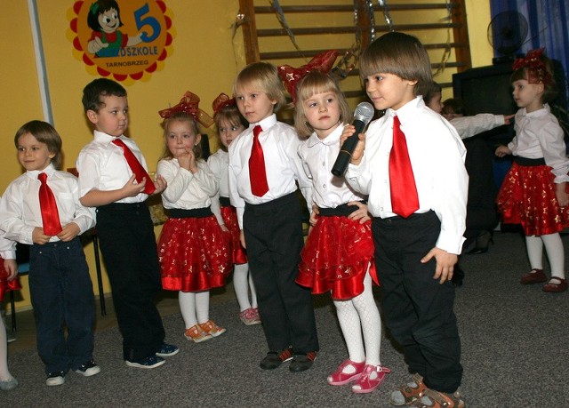 Środowy występ dla większości przedszkolaków był pierwszym publicznym, dlatego stresu nie brakowało.