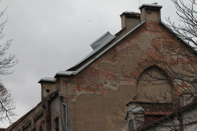 18 sierpnia 1937 roku na budowie domu przy ul. Szczecińskiej z czwartej kondygnacji na oczach przechodniów spadł 30-letni dekarz. Mężczyzna poniósł śmierć na miejscu.