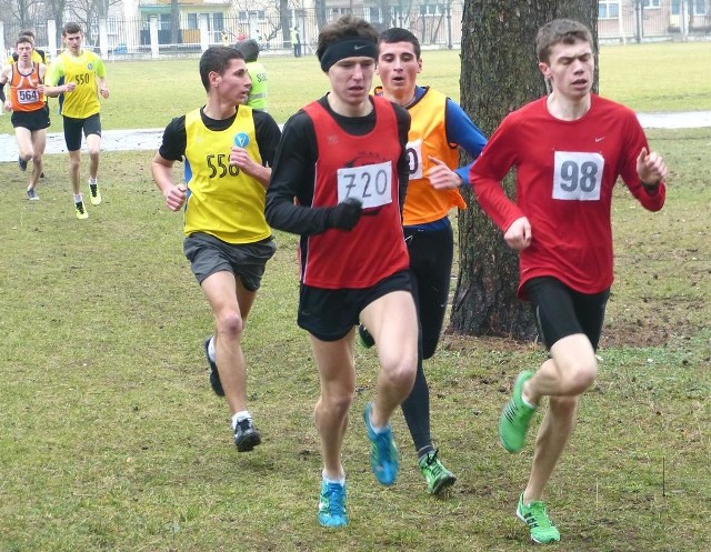 W Stalowej Woli biegacze walczyli w przełajowych mistrzostwach Podkarpacia.