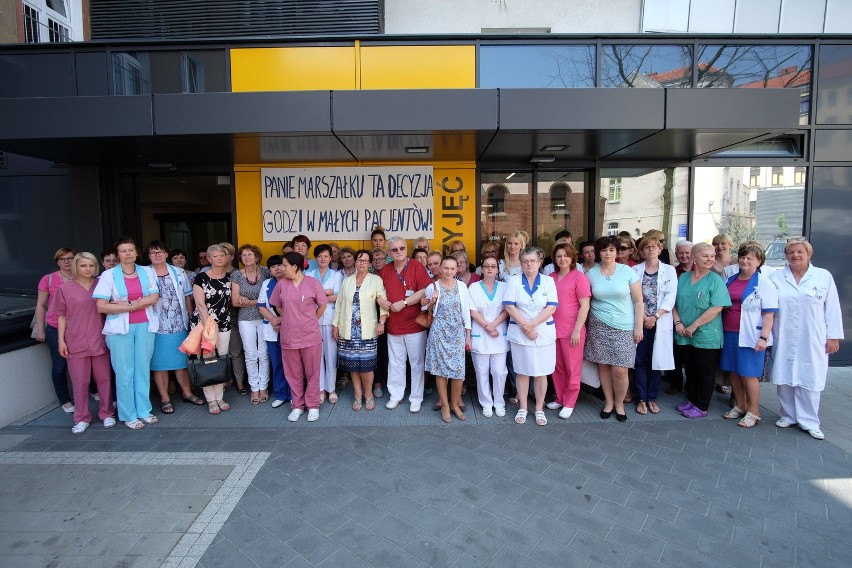 Pracownicy szpitala stoją murem za dyrektorem Profaską