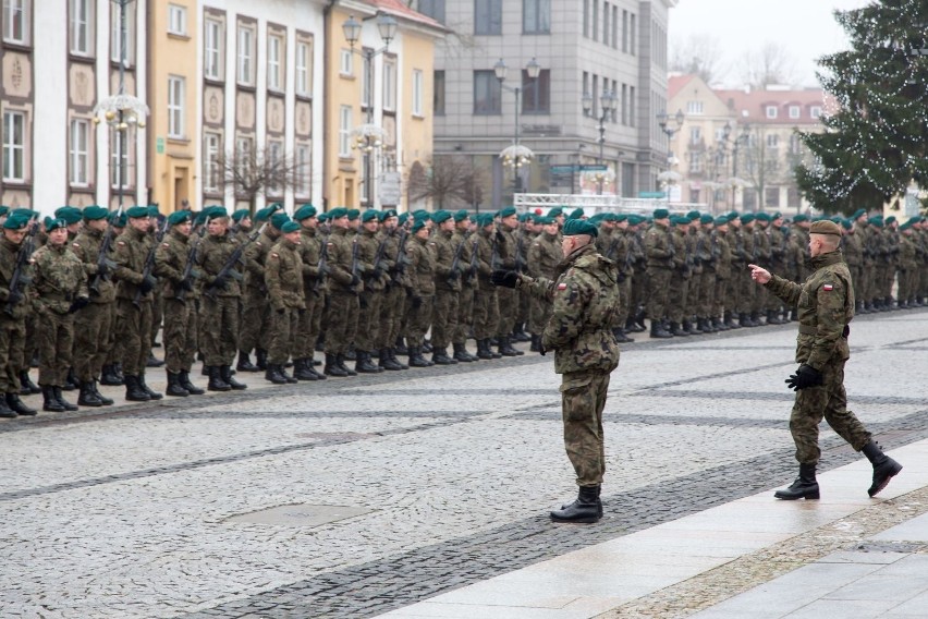 Rynek Kościuszki. 10. przysięga w 1. Podlaskiej Brygadzie Obrony Terytorialnej (zdjęcia,wideo)