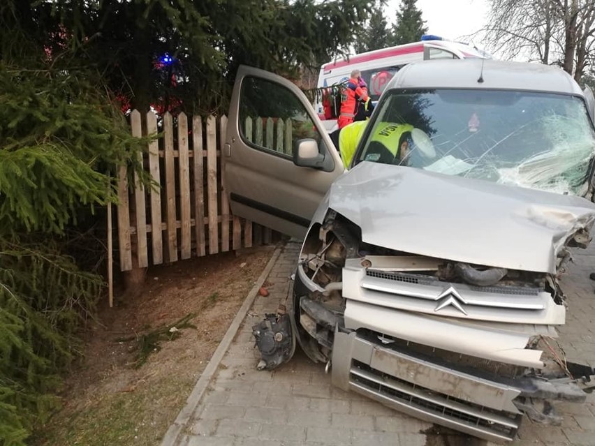 Rydzewo. Wypadek na drodze Mazurskiej do Jagodnej Wielkiej. Citroen zderzył się ze skodą [ZDJĘCIA]