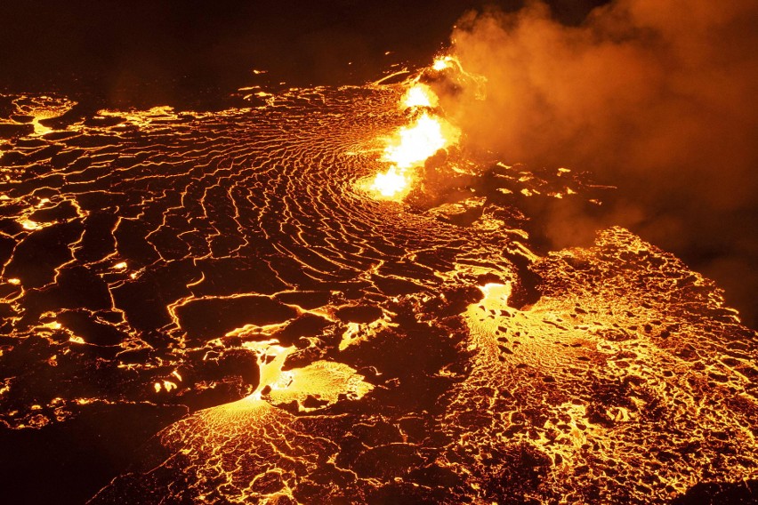 Na Islandii doszło do erupcji wulkanu ledwie 15 km od...
