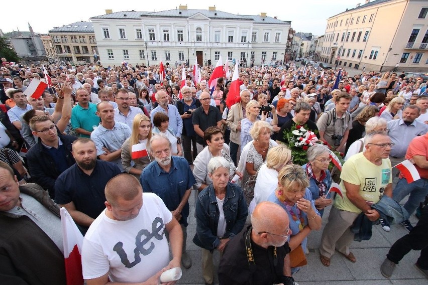 Wielka manifestacja w centrum Kielc „Wolne Sądy” z tysiącami uczestników  