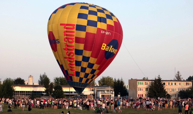 Pokazy balonowe na osiedlu Lotnisko w Grudziądzu.