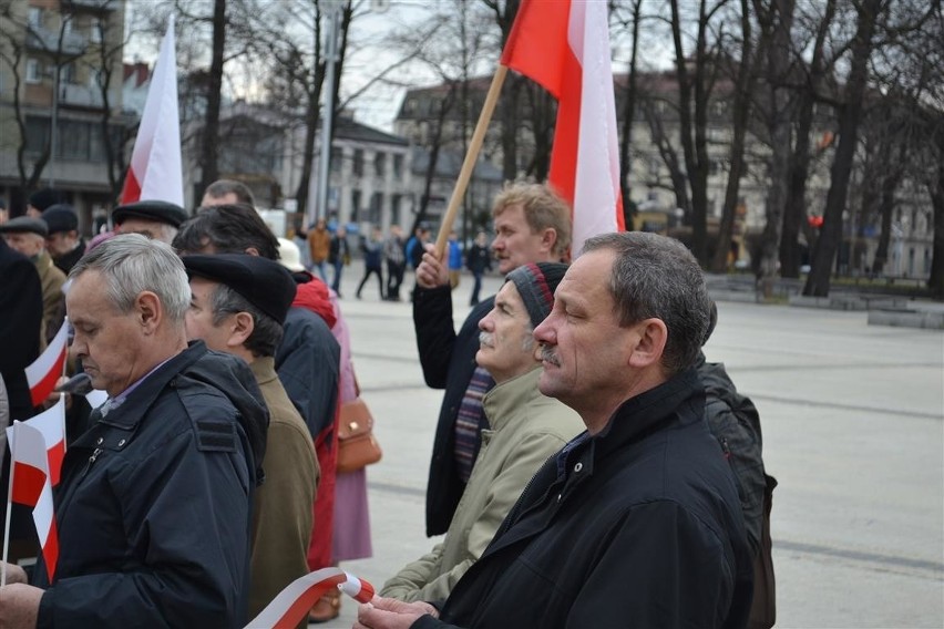 Marsz PiS-u w Częstochowie. Szli w obronie demokracji i...