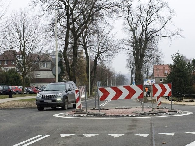 Nowe rondo u zbiegu alei 3 Maja i ulicy Chrobrego. 