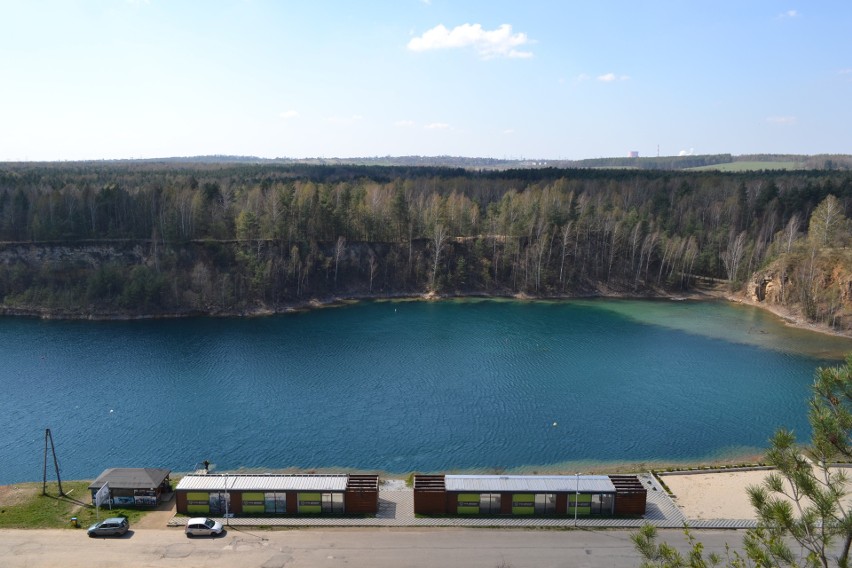 Mamy słoneczną wiosnę. Park Gródek wygląda w promieniach...