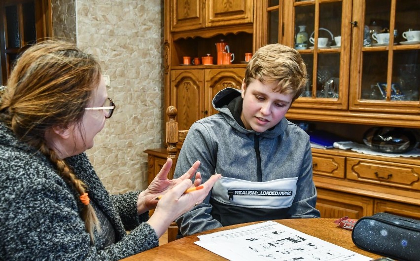 Pani Małgorzata uczy dzieci z Ukrainy i Białorusi języka...
