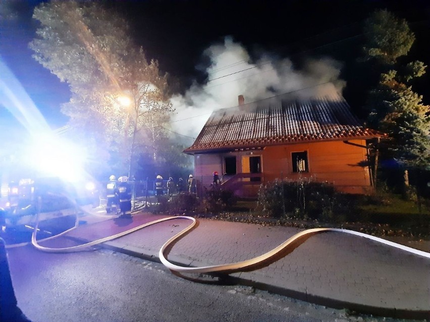 W nocy palił się budynek mieszkalny w Barcicach