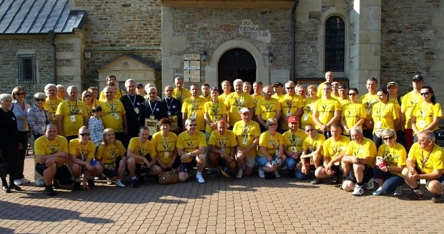 41 rowerzystów z Szydłowca dotarło w czwartek na Jasną Górę. 208 kilometrów pielgrzymi pokonali w ciągu trzech dni.