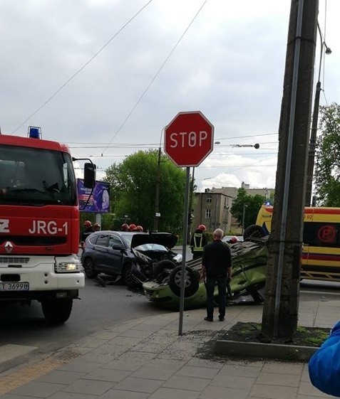 Wypadek na skrzyżowaniu Reja i Broniewskiego [ZDJĘCIA]