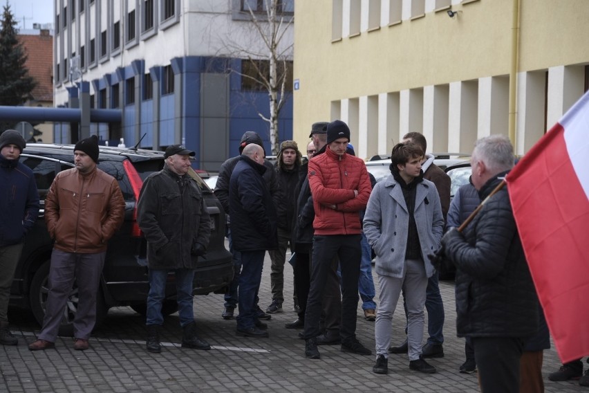 Toruń. Rolnicy pokrzywdzeni przez GPR "Ziarno" i posłowie w prokuraturze. Kolejna interwencja będzie u syndyka