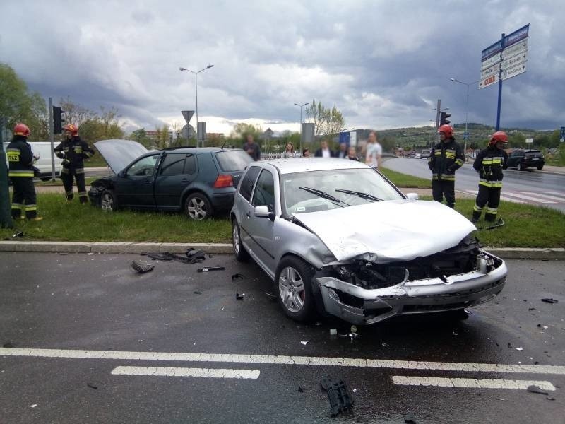 Nowy Sącz. Wypadek na ul. Prażmowskiego. Jeden z kierowców poszkodowany
